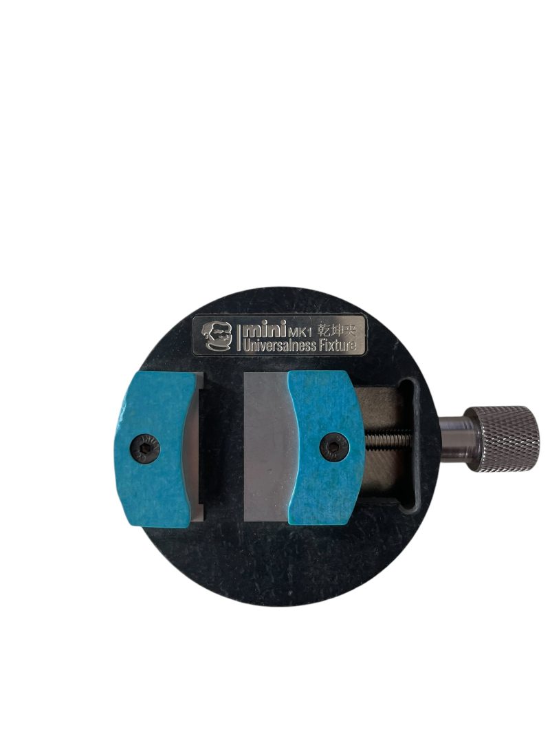 **Mechanic Mini Bord Tutucu – Hassas Onarımlar İçin Stabil Destek** Mechanic Mini Bord Tutucu, elektronik devre kartlarının sabitlenmesi için özel olarak tasarlanmış pratik bir araçtır. Küçük ve kompakt yapısı sayesinde lehimleme, onarım ve montaj işlemlerinde maksimum stabilite sağlar. Kaymaz tabanı sayesinde çalışma sırasında güvenli bir tutuş sunar. Telefon, tablet ve diğer hassas elektronik cihazların tamiri için ideal bir yardımcıdır.